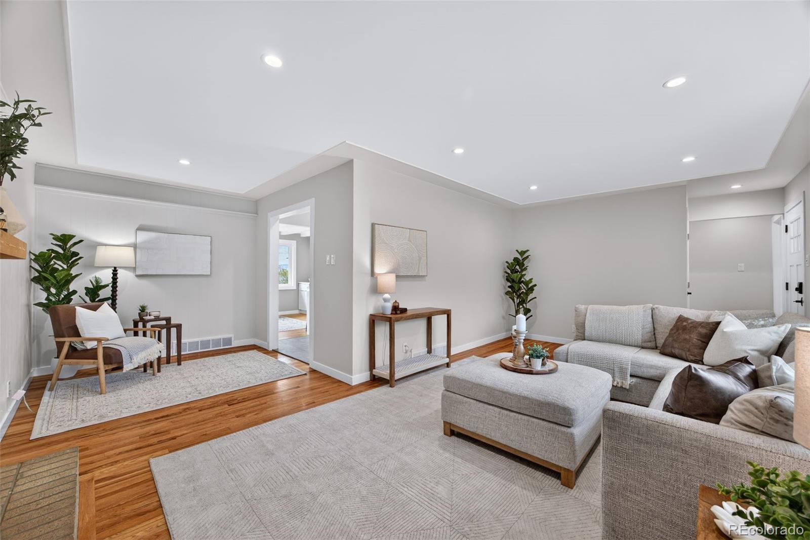 3075 S Holly Place Denver CO 80222