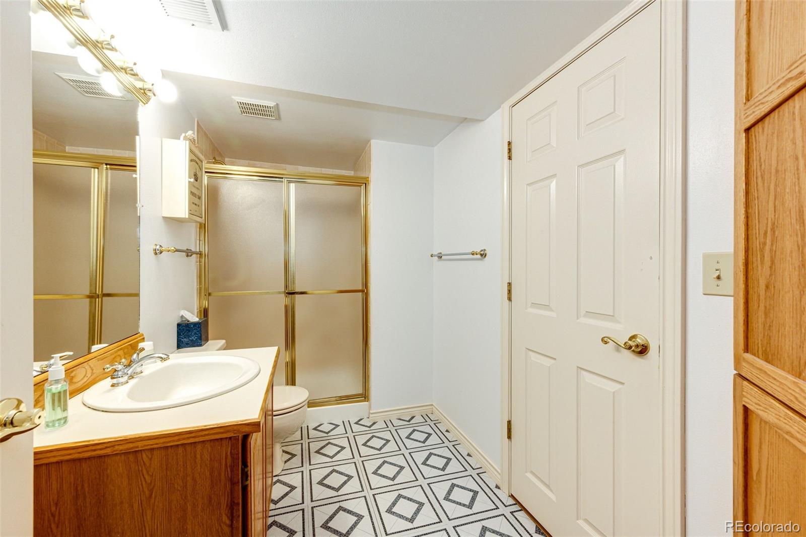 2550 S Iris Street Lakewood CO 80227
