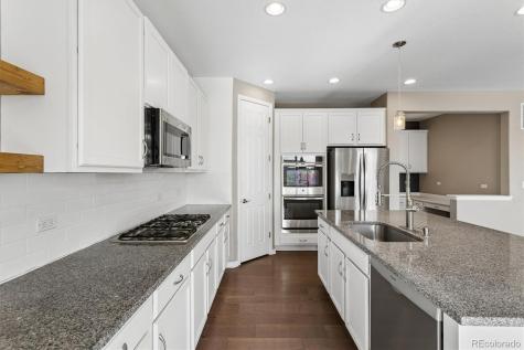 4825 S Riviera Way Aurora CO 80015
