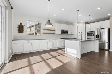 4825 S Riviera Way Aurora CO 80015