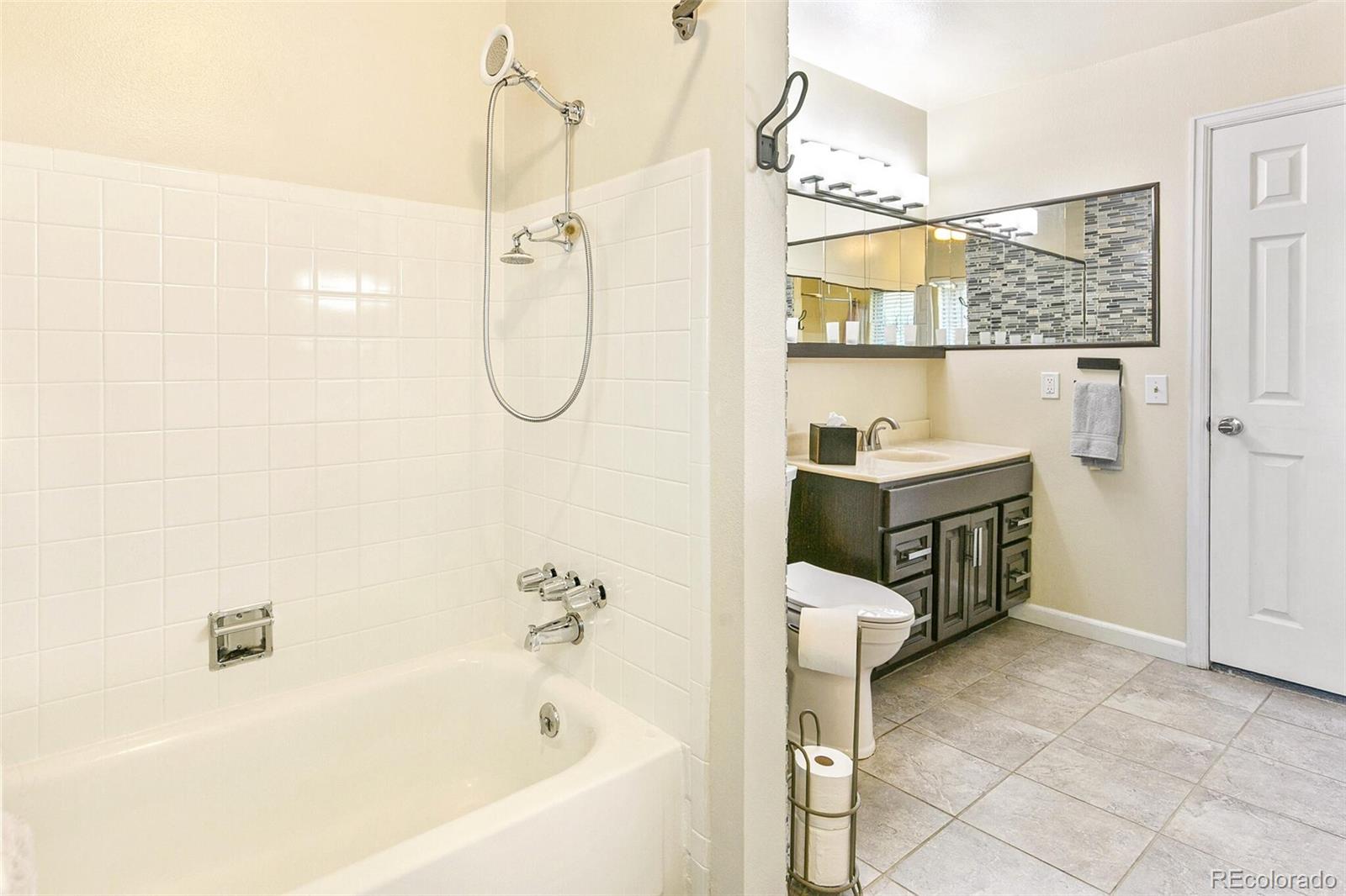 1011 S Nile Way Aurora CO 80012