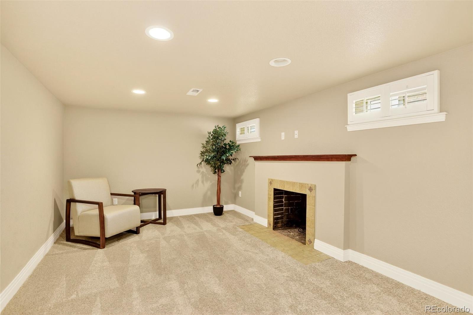 2955 Ash Street Denver CO 80207