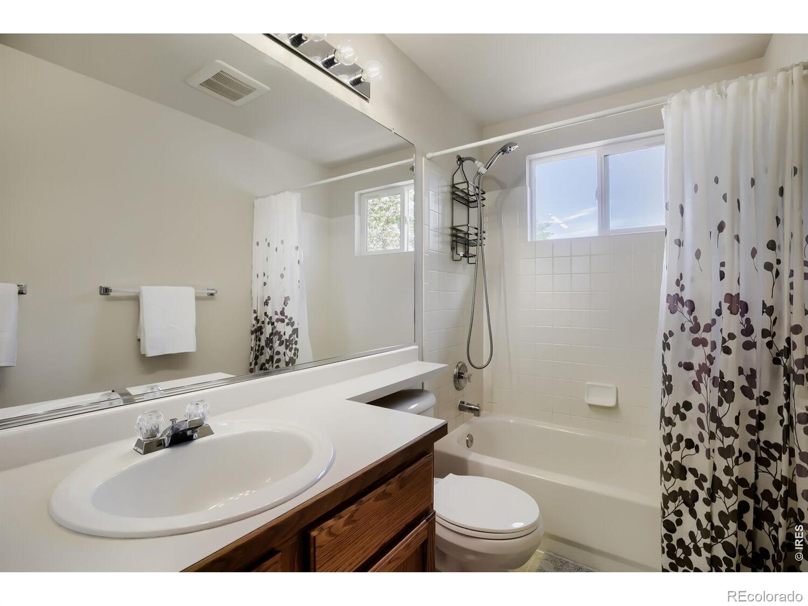 1512 Willowbrook Drive Longmont CO 80504