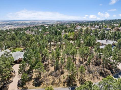 668 Silver Oak Grove Colorado Springs CO 80906