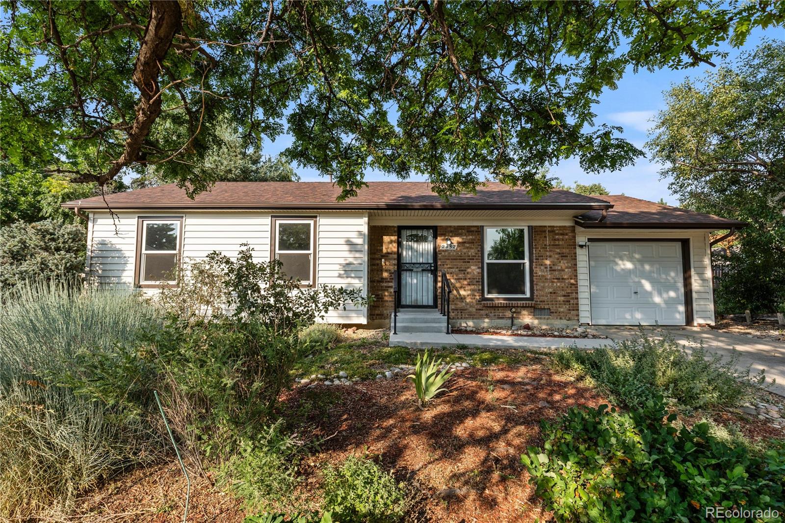 2452 S Kittredge Way Aurora CO 80013