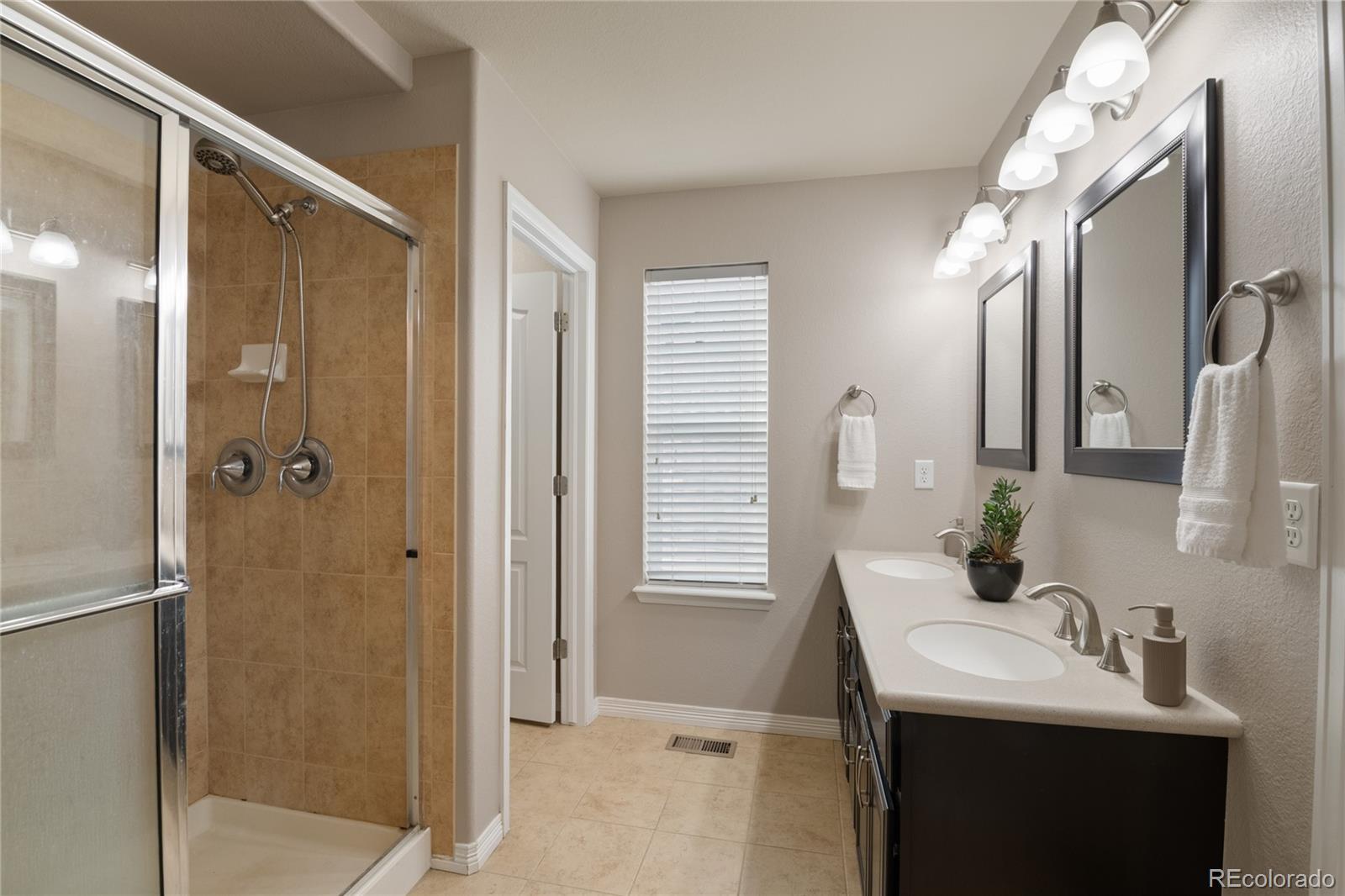 5563 S Elk Court Aurora CO 80016