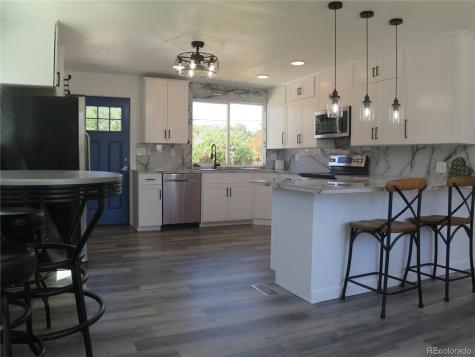 951 Paris Street Aurora CO 80010
