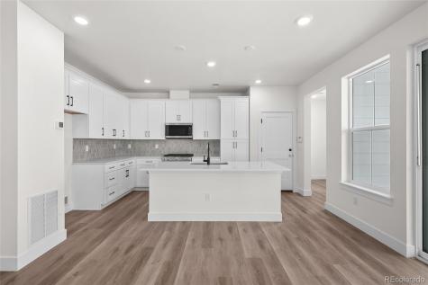 8735 Whiteclover Street Littleton CO 80125