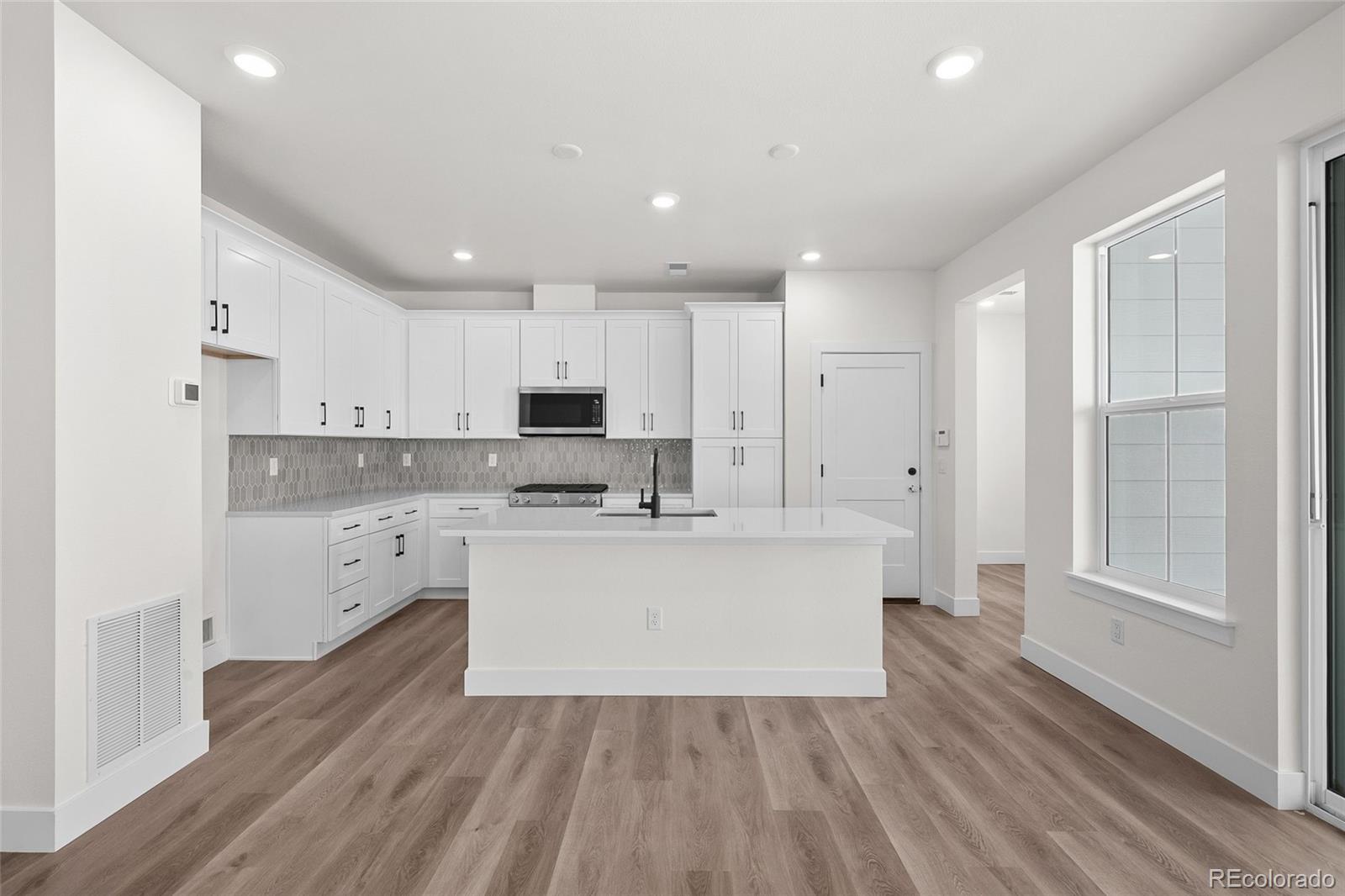 8735 Whiteclover Street Littleton CO 80125