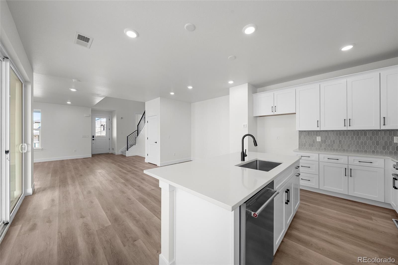 8735 Whiteclover Street Littleton CO 80125