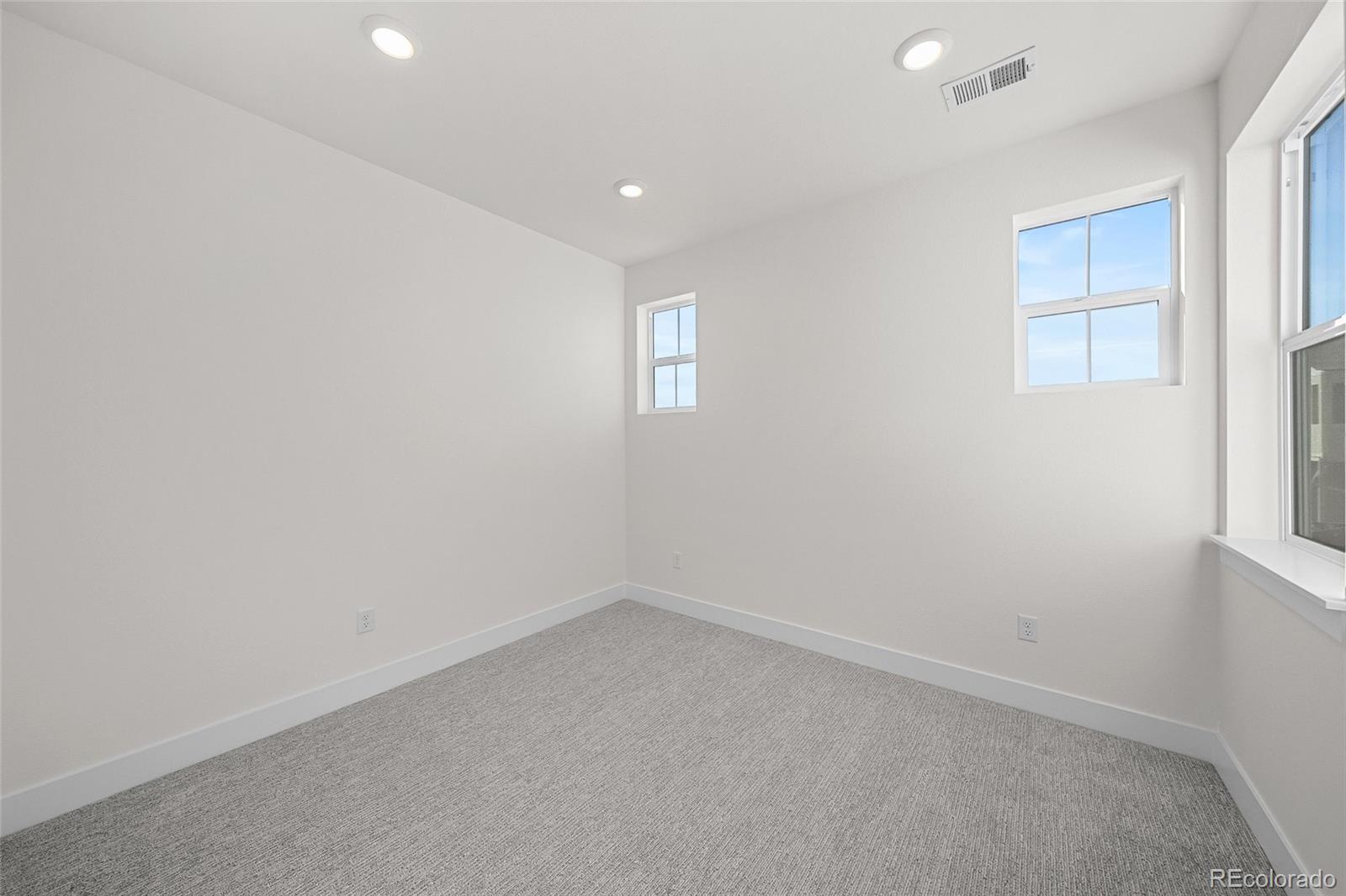 8735 Whiteclover Street Littleton CO 80125