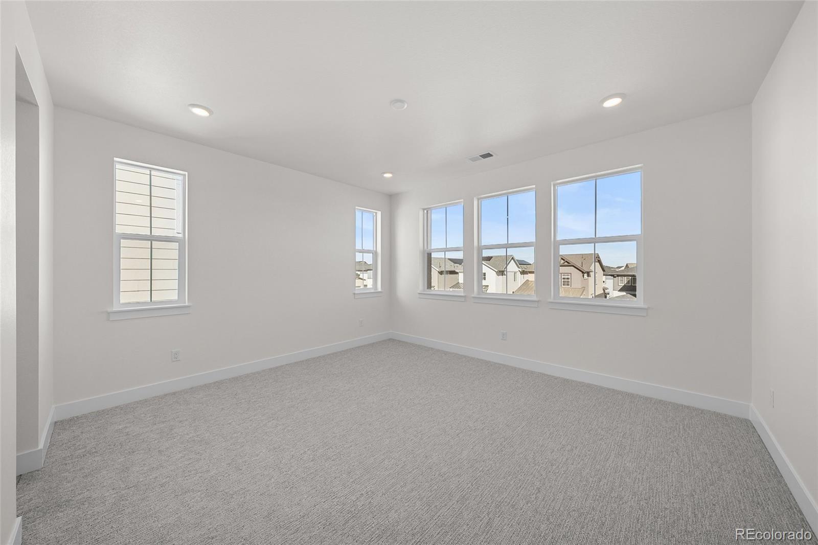 8735 Whiteclover Street Littleton CO 80125