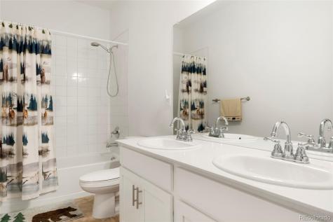 86 S Vandriver Way Aurora CO 80018