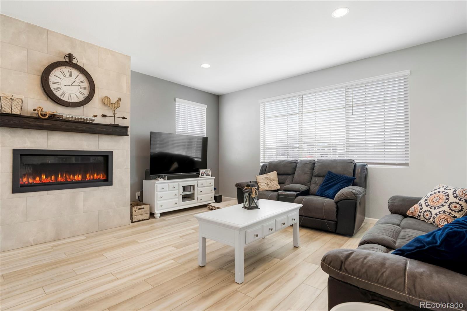 86 S Vandriver Way Aurora CO 80018