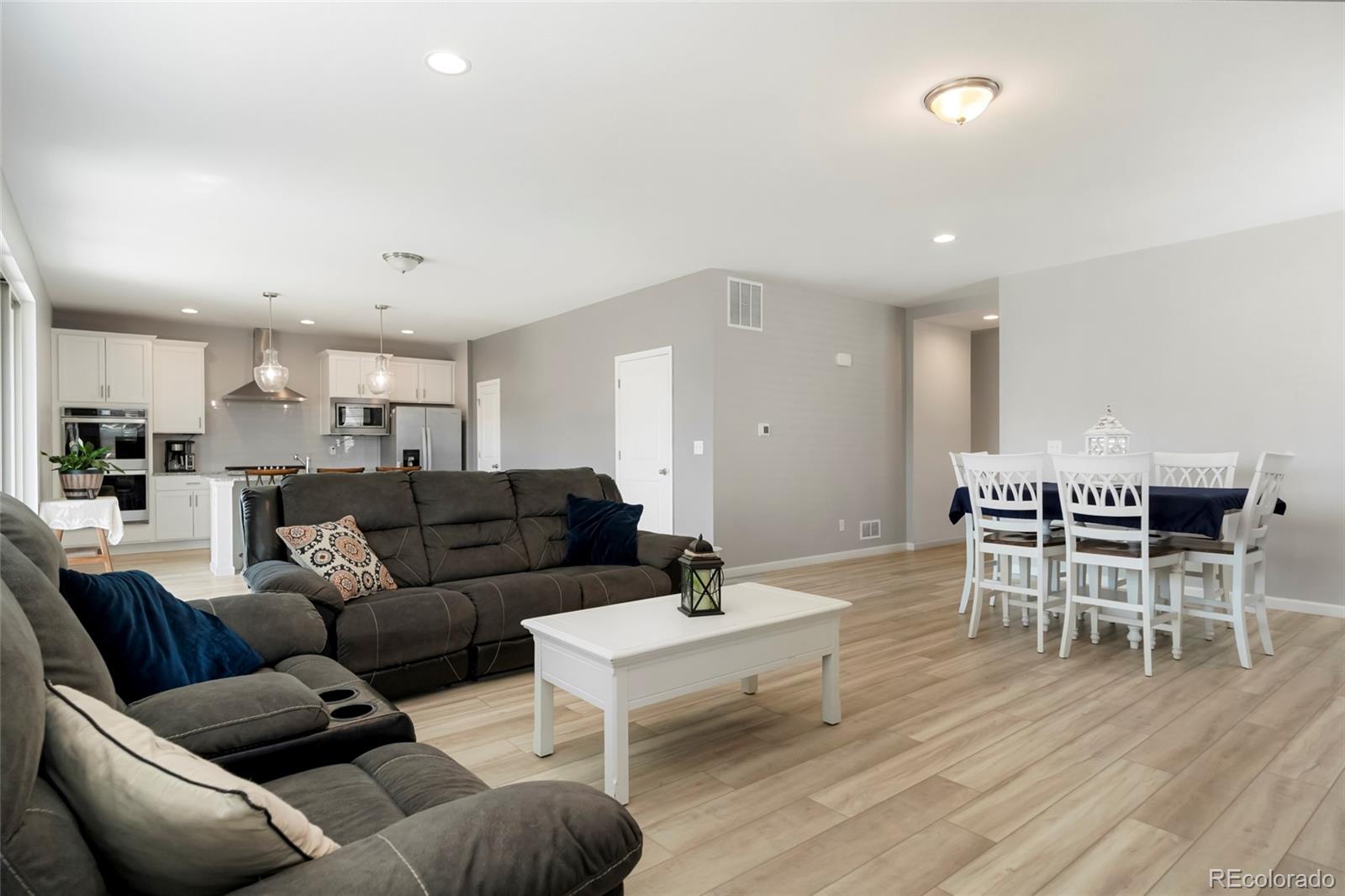86 S Vandriver Way Aurora CO 80018