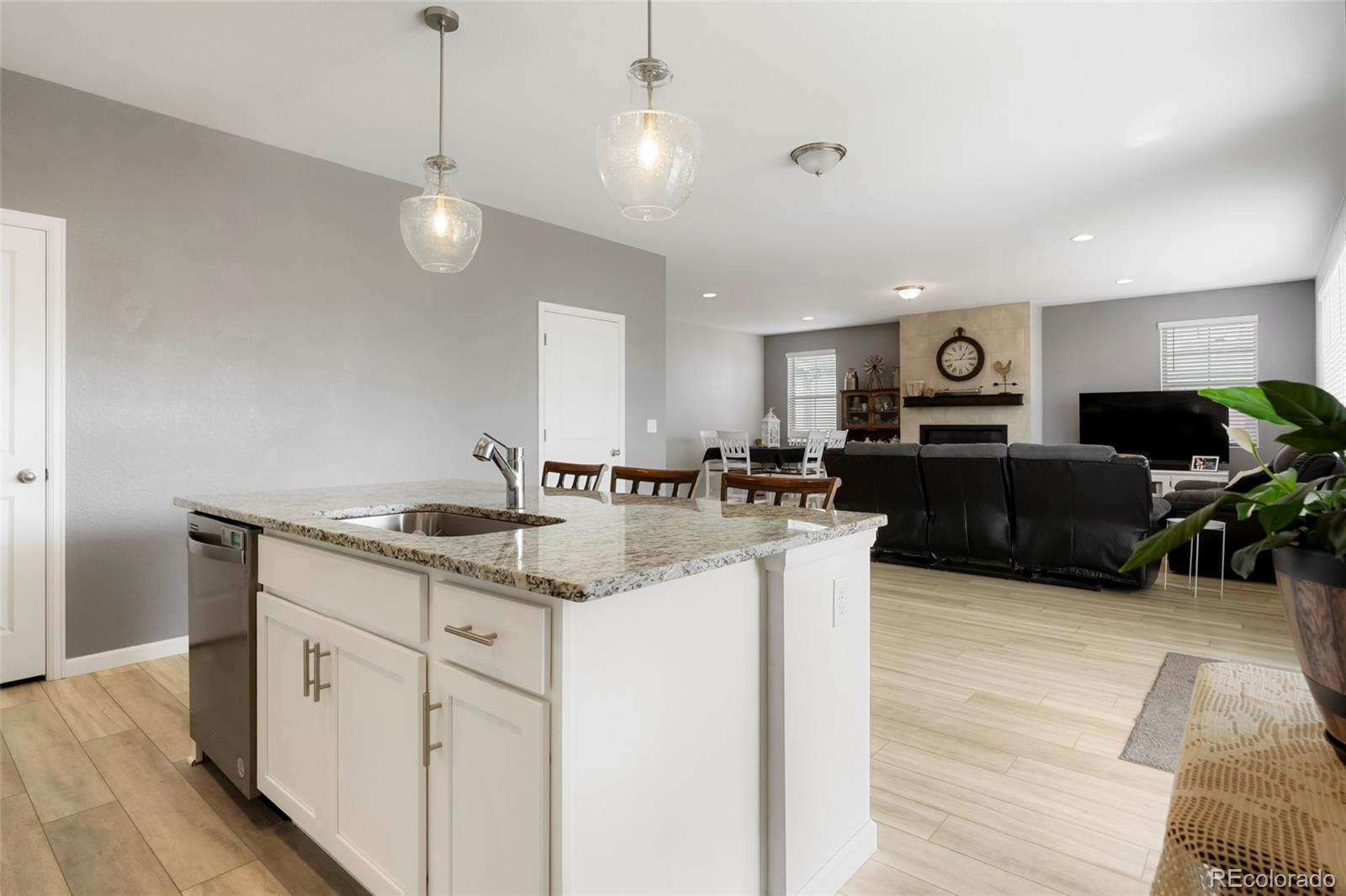 86 S Vandriver Way Aurora CO 80018