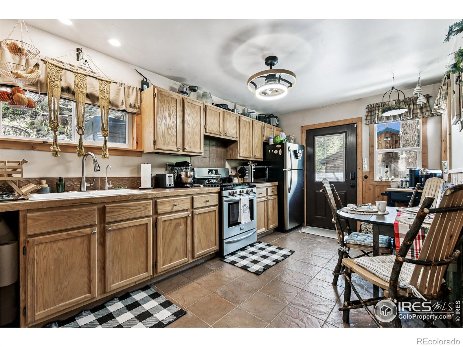 541 Riverside Drive Lyons CO 80540