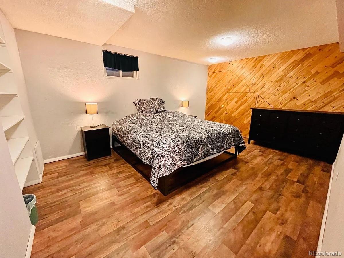 424 Redwood Colorado Springs CO 80107