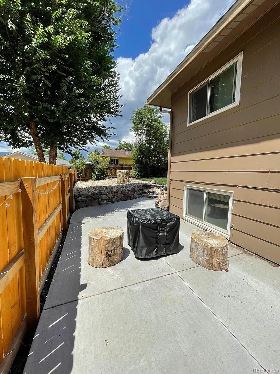424 Redwood Colorado Springs CO 80107