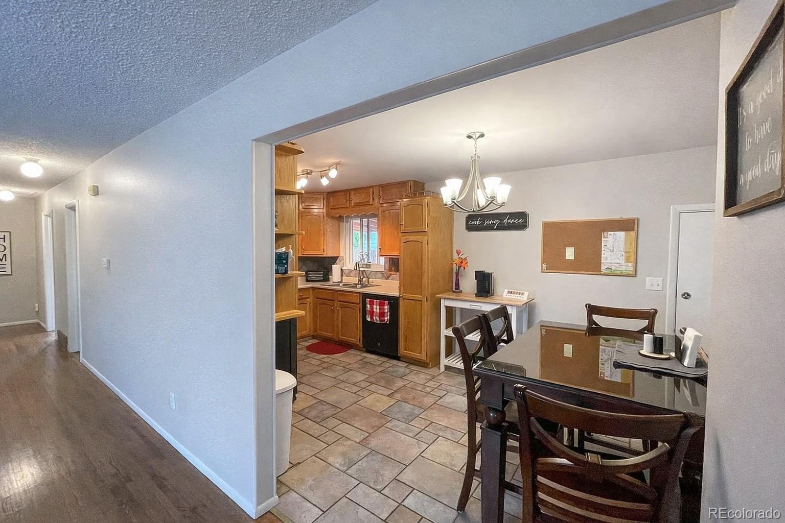 424 Redwood Colorado Springs CO 80107