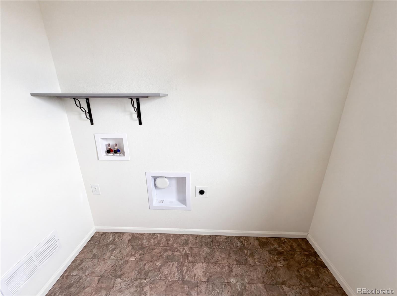10186 Zeno Street Commerce City CO 80022