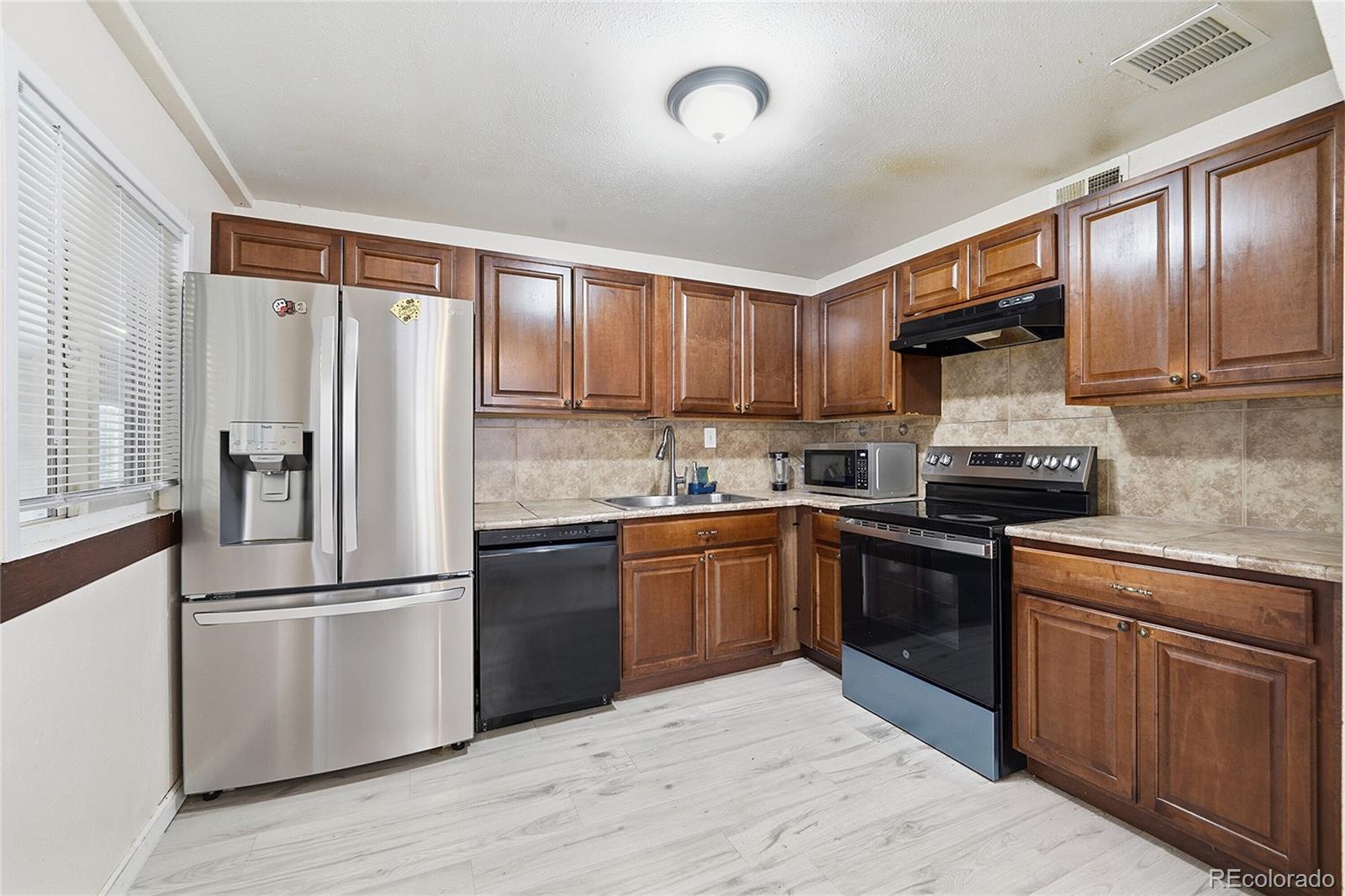 1281 Worchester Street Aurora CO 80011
