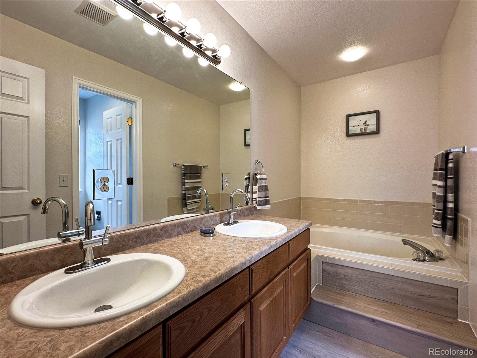 1089 Riddlewood Lane Highlands Ranch CO 80129