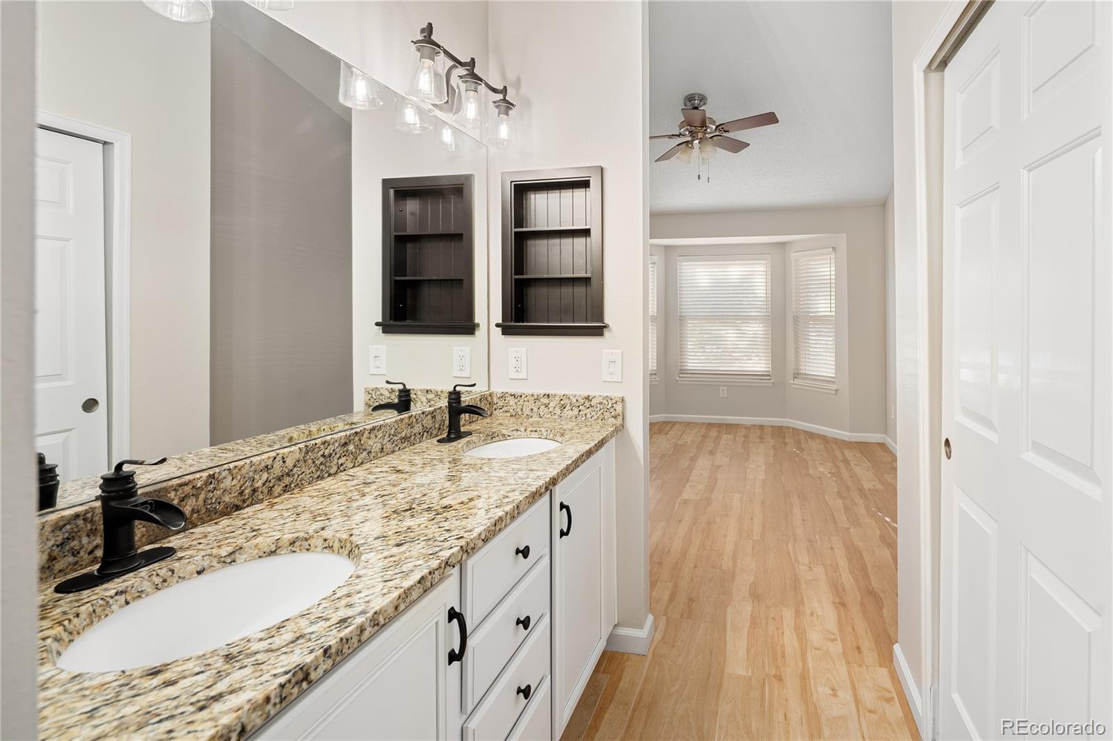2060 E Phillips Lane Centennial CO 80122