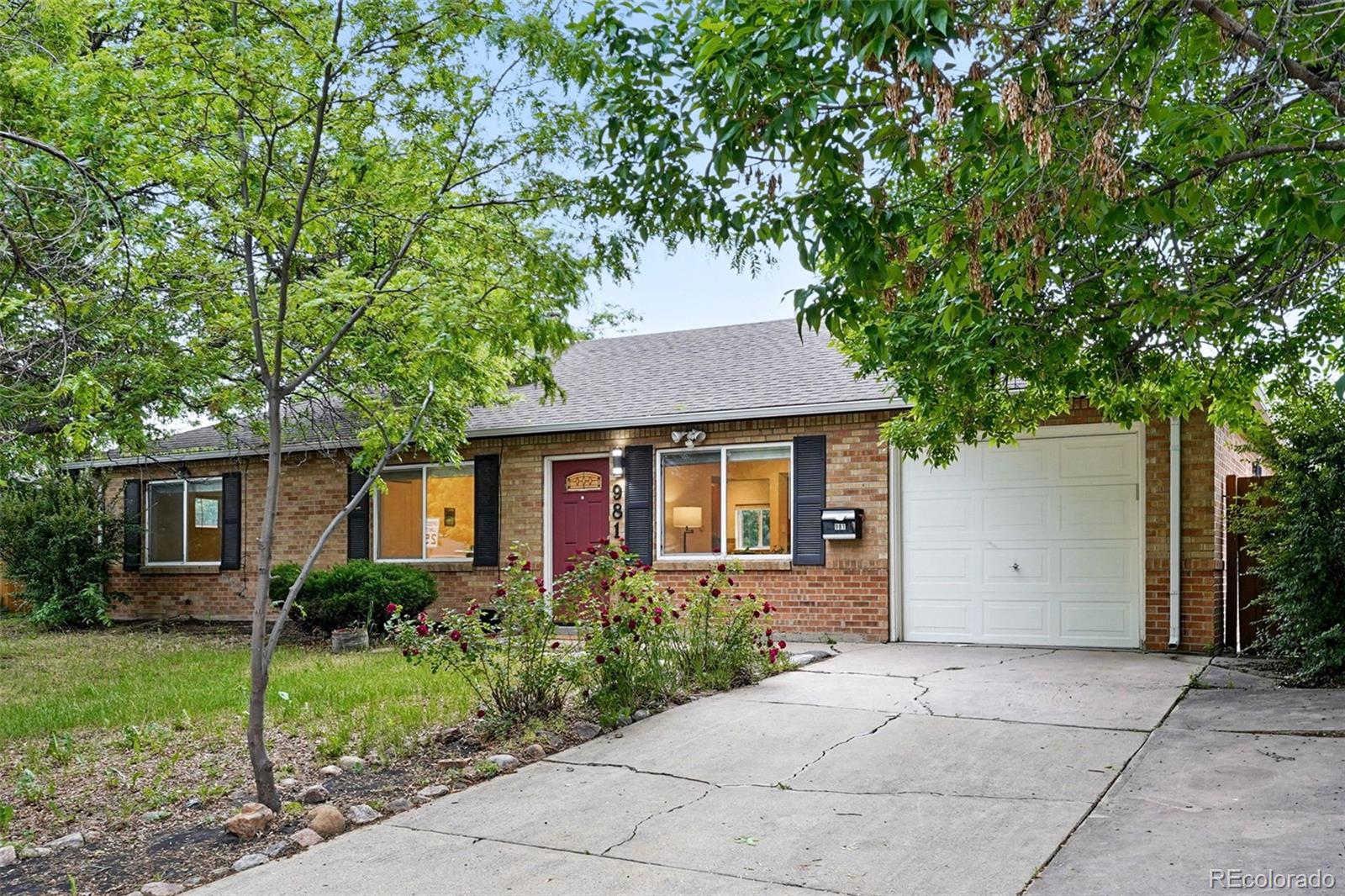 981 Ursula Street Aurora CO 80011