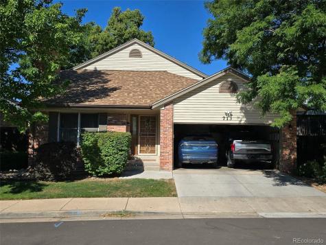 713 Kittredge Court Aurora CO 80011