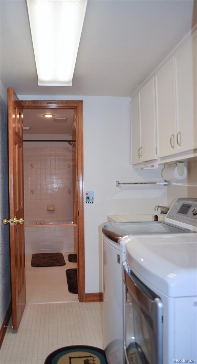 713 Kittredge Court Aurora CO 80011