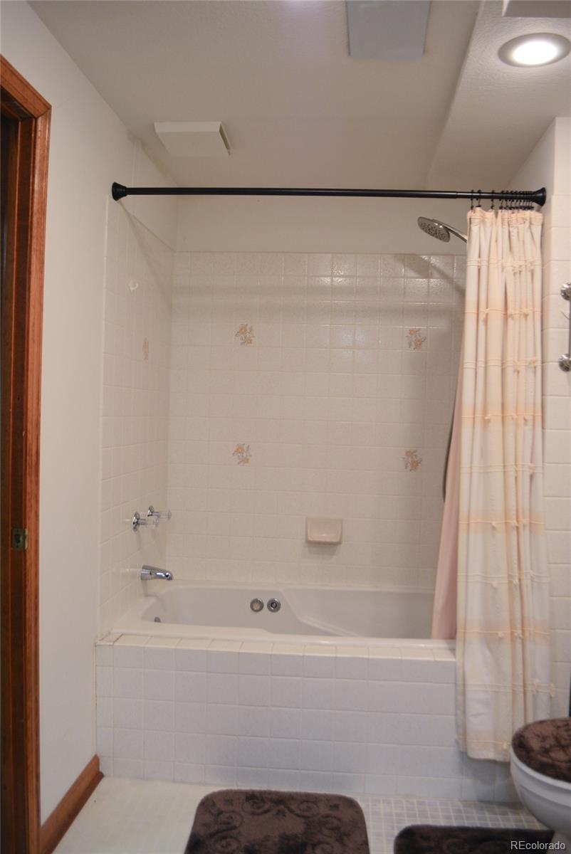 713 Kittredge Court Aurora CO 80011