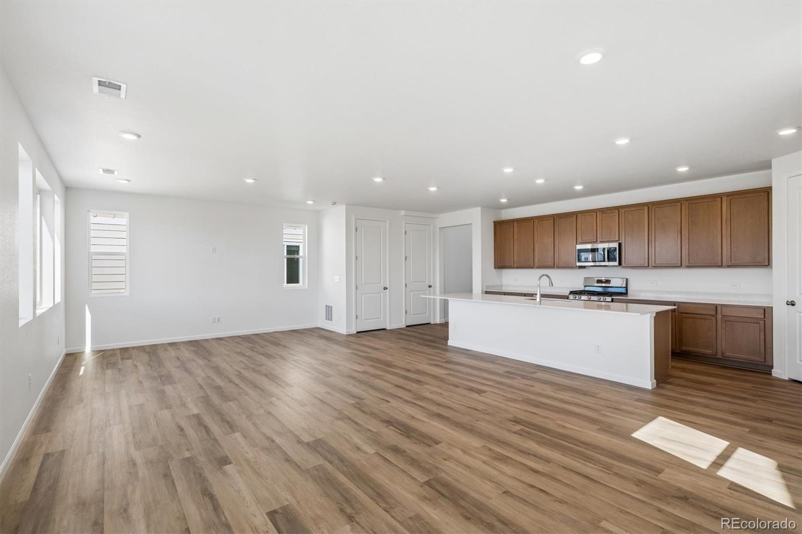 45944 Wood Thrush Avenue Bennett CO 80102