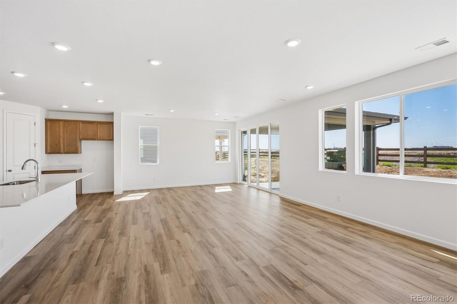 45944 Wood Thrush Avenue Bennett CO 80102