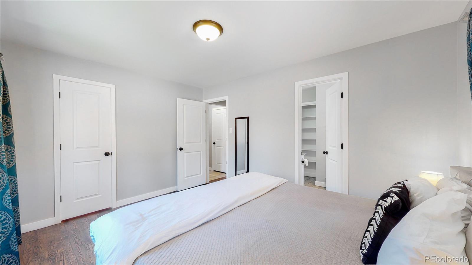 3067 S Holly Place Denver CO 80222