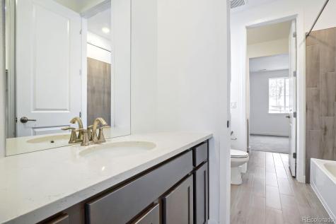 24704 E Kettle Court Aurora CO 80016
