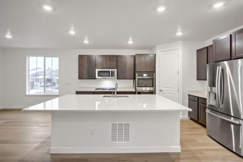 24704 E Kettle Court Aurora CO 80016