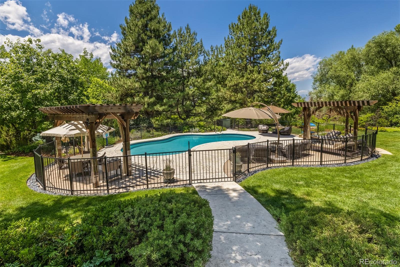 8439 Greenwood Drive Niwot CO 80503