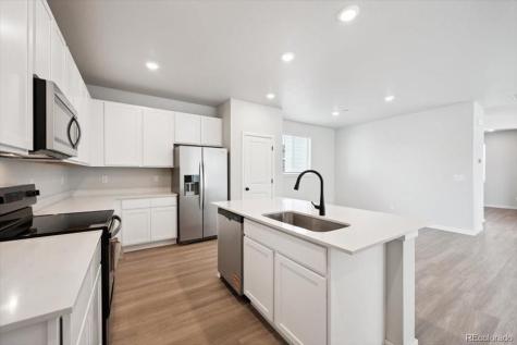 4739 N Valdai Court Aurora CO 80119