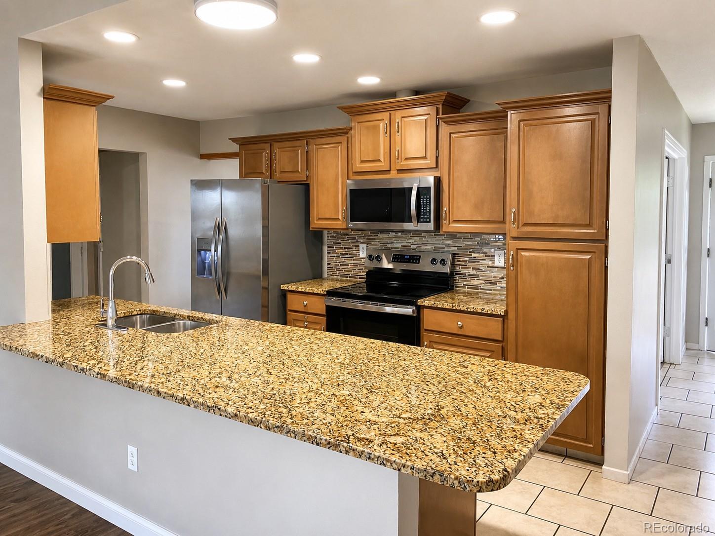 2093 S Rifle Street Aurora CO 80013