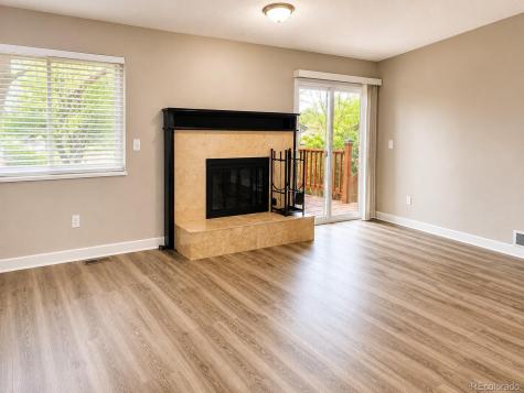 2093 S Rifle Street Aurora CO 80013