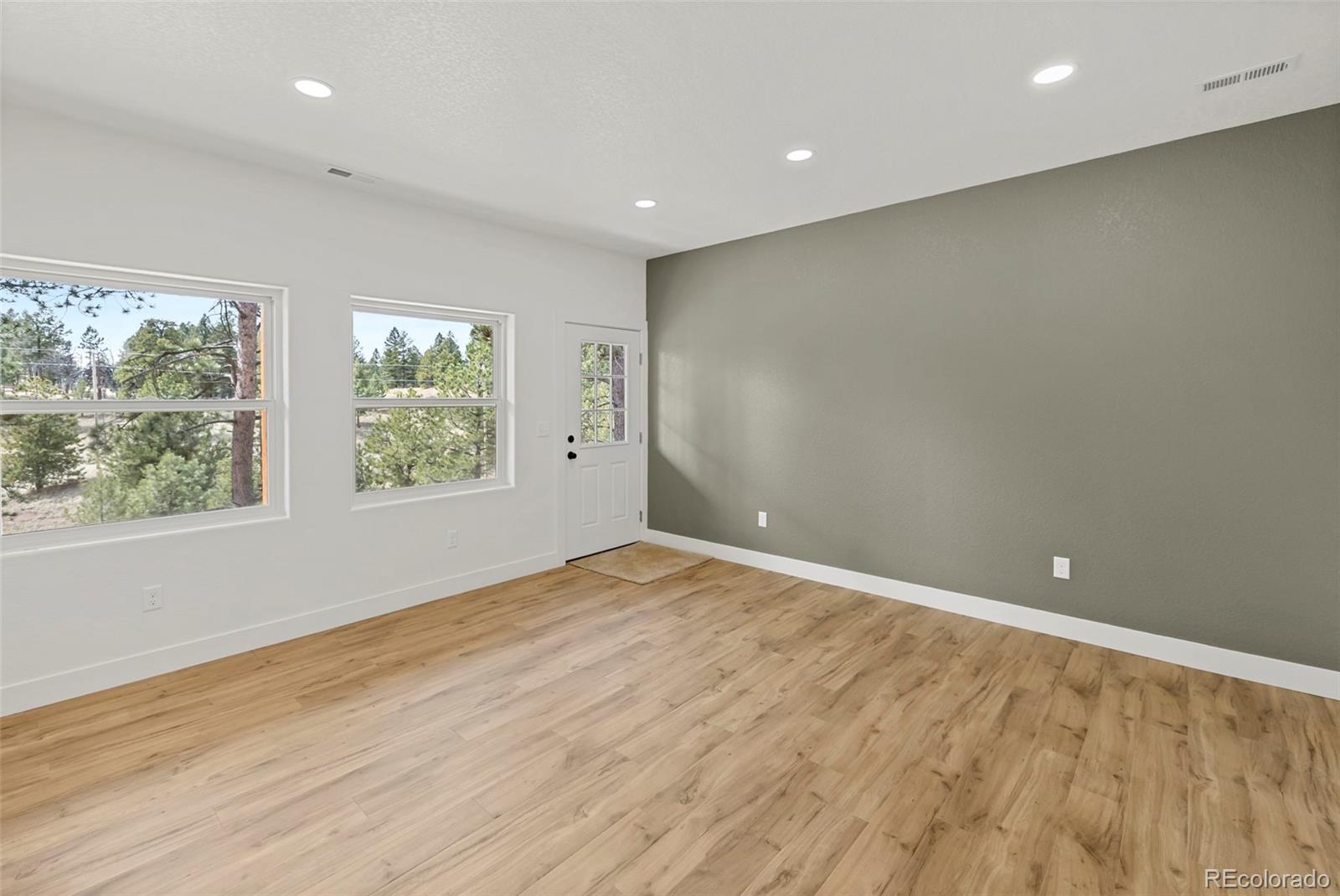 1328 N Mountain Estates Road Florissant CO 80816