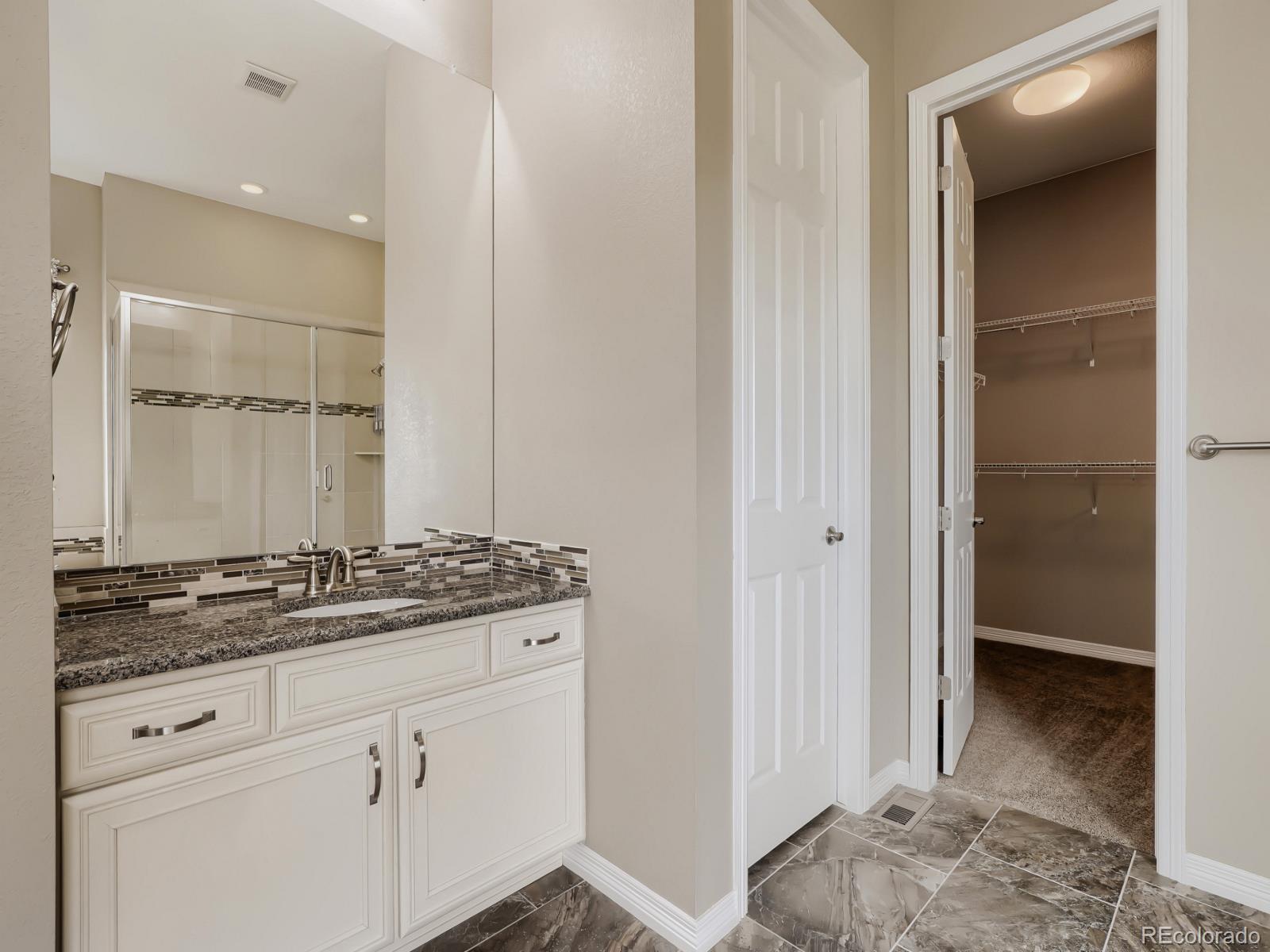 8450 S Biloxi Court Aurora CO 80016