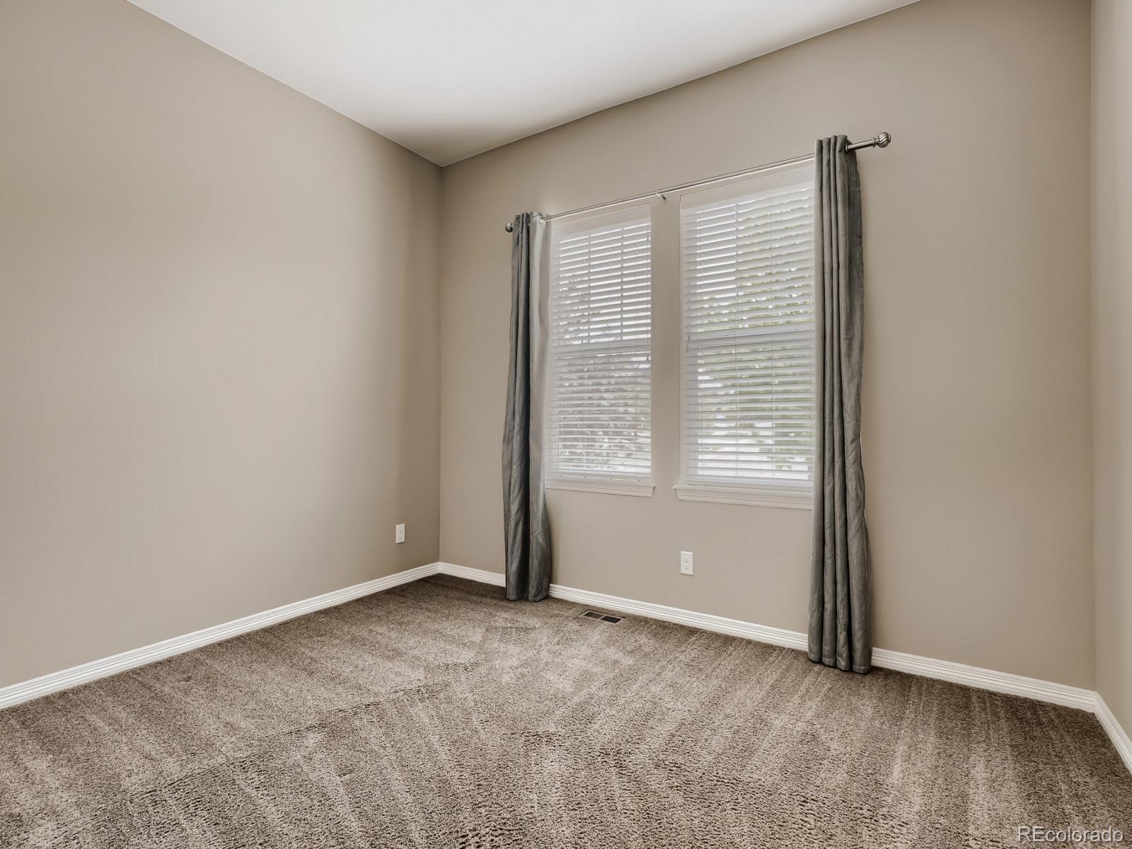 8450 S Biloxi Court Aurora CO 80016