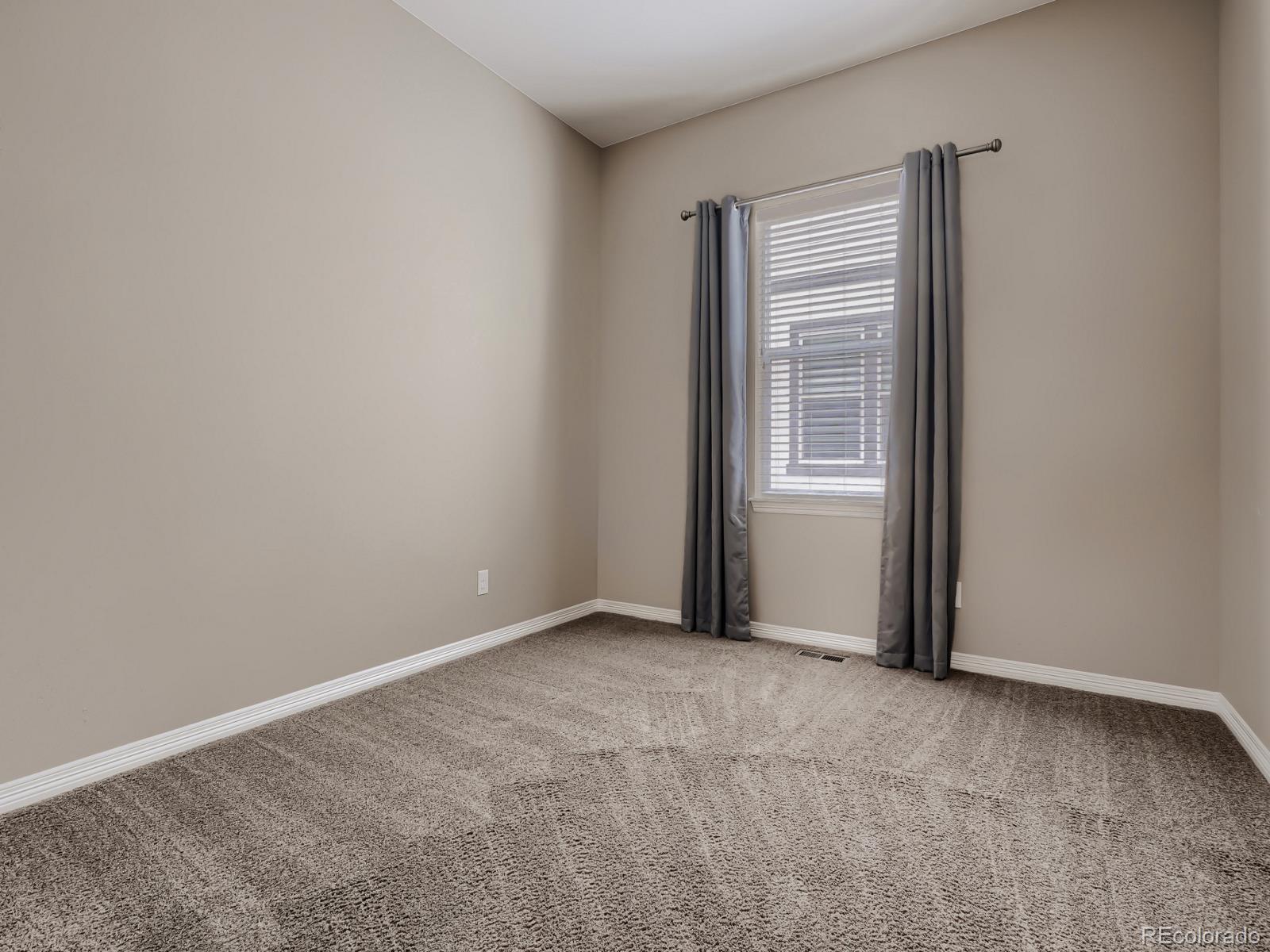 8450 S Biloxi Court Aurora CO 80016