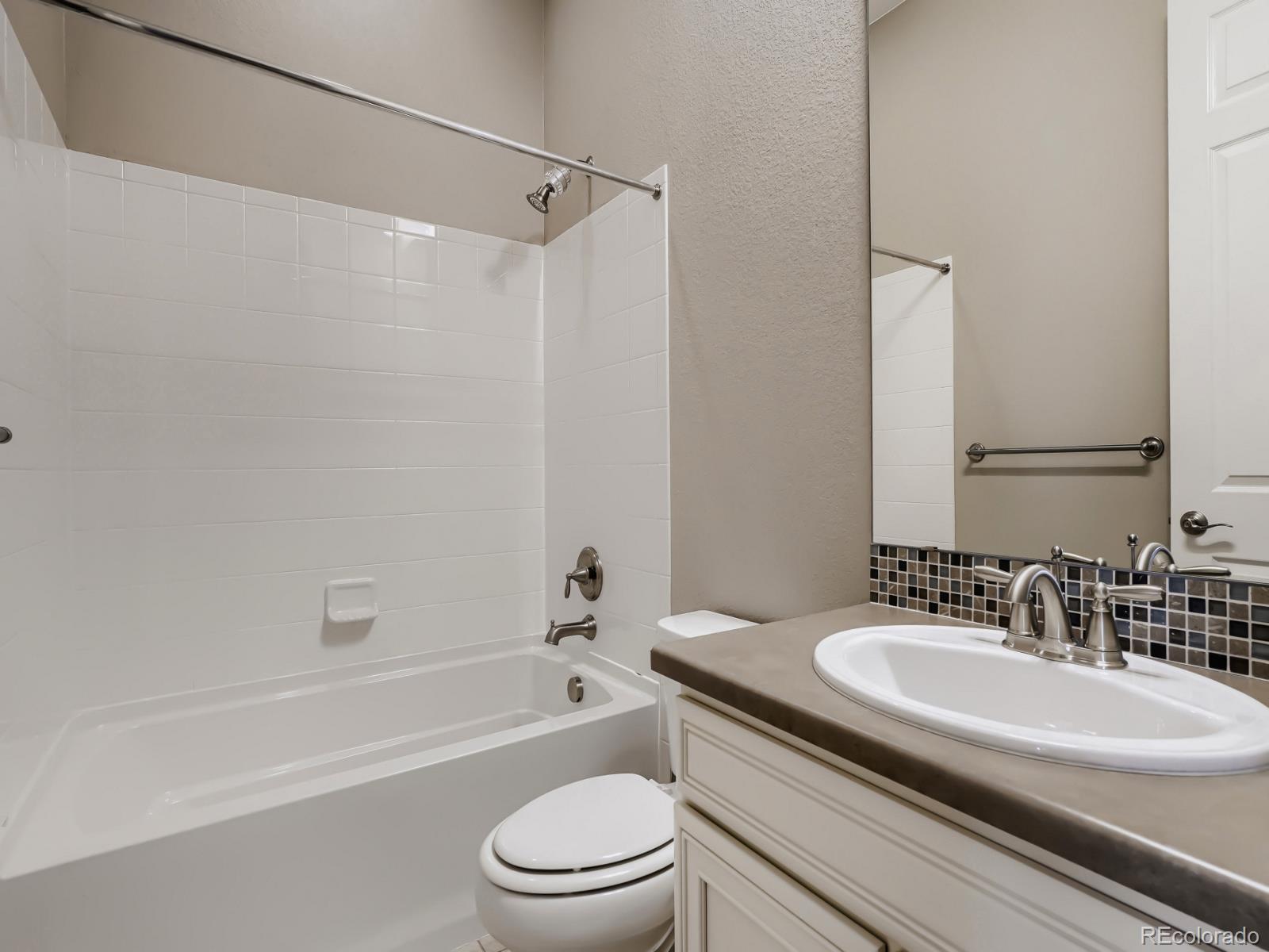 8450 S Biloxi Court Aurora CO 80016