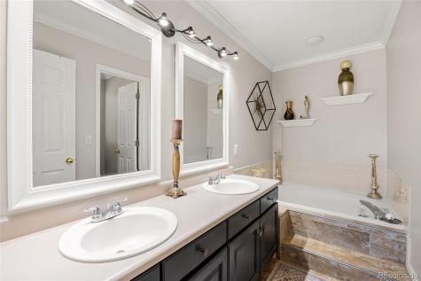 18997 E Crestridge Circle Aurora CO 80015