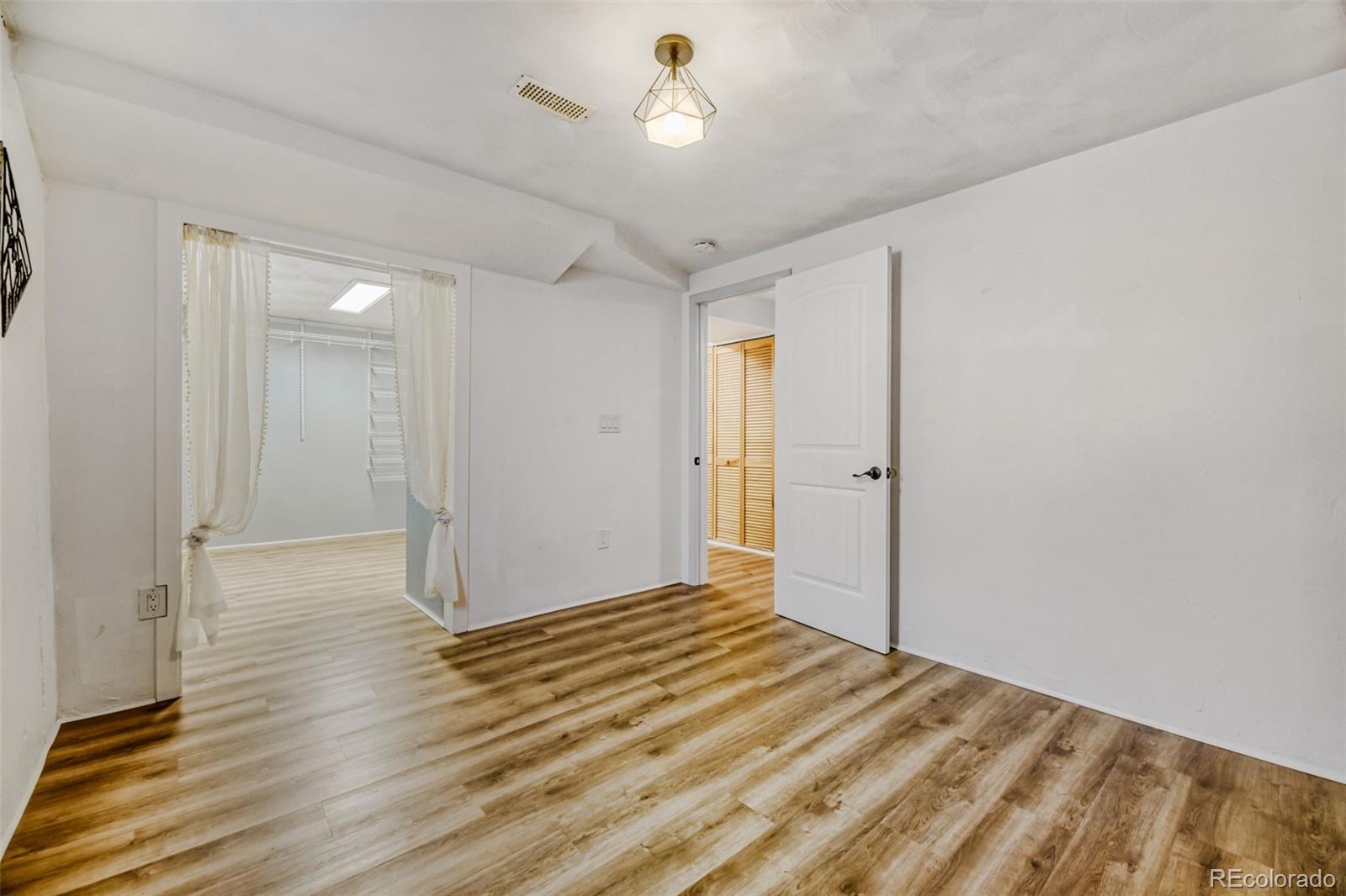 2568 S Zurich Court Denver CO 80219