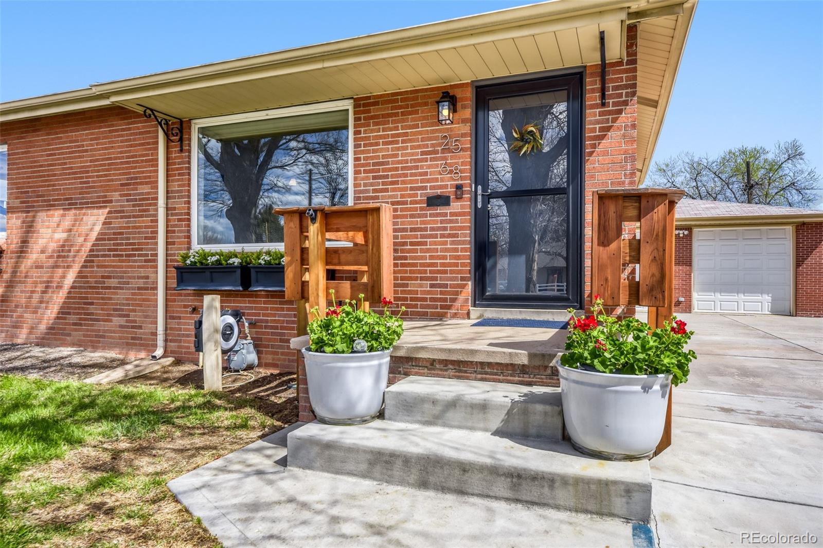 2568 S Zurich Court Denver CO 80219