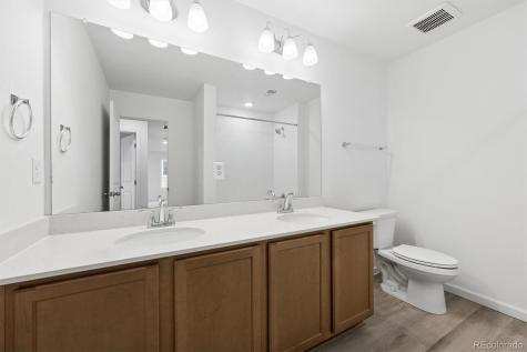 424 S Rifle Street Aurora CO 80017